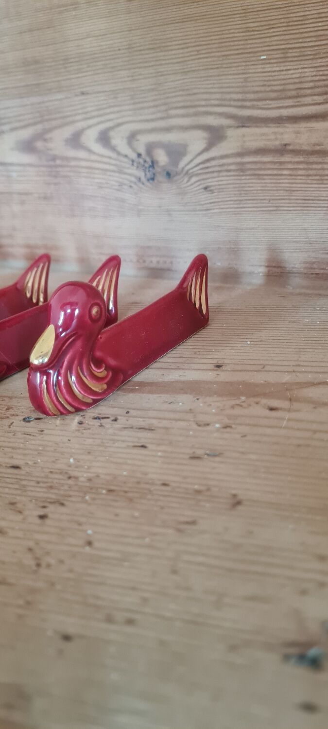 Ceramic knife holder