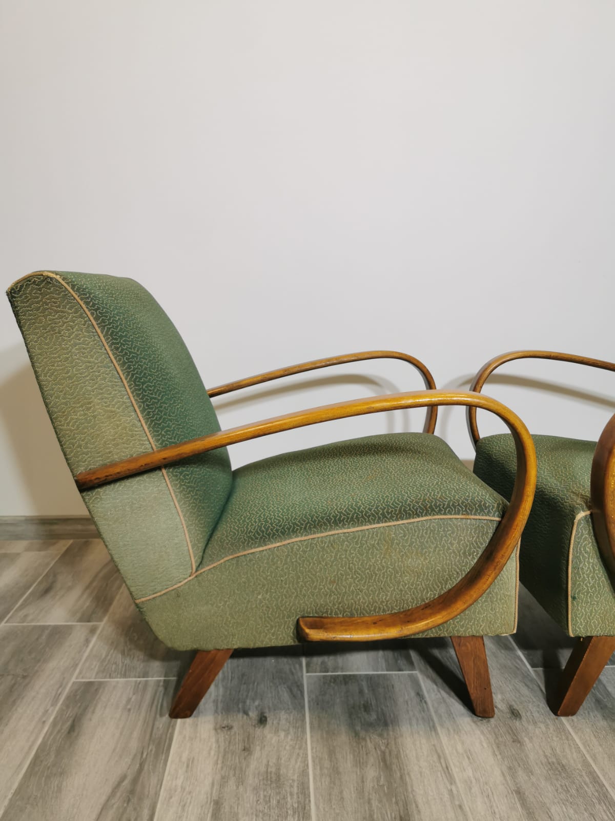 Fauteuils par Jindřich Halabala