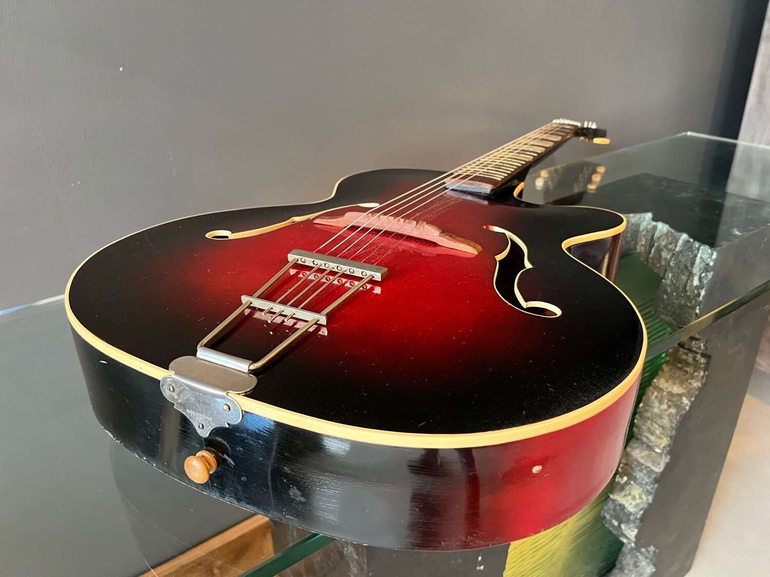 Klira Archtop Guitar