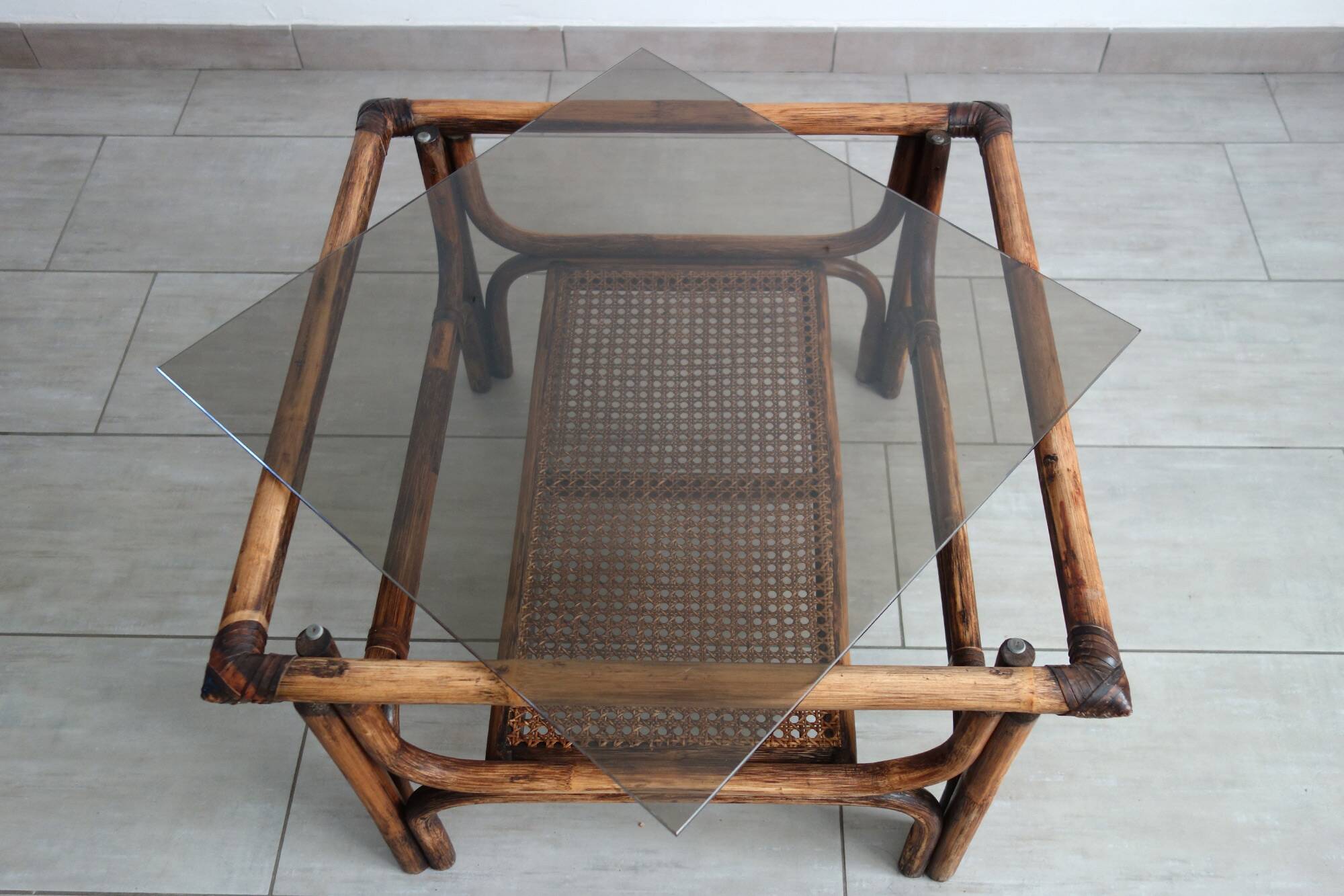 Table basse vintage bambou, rotin et cuir années 60