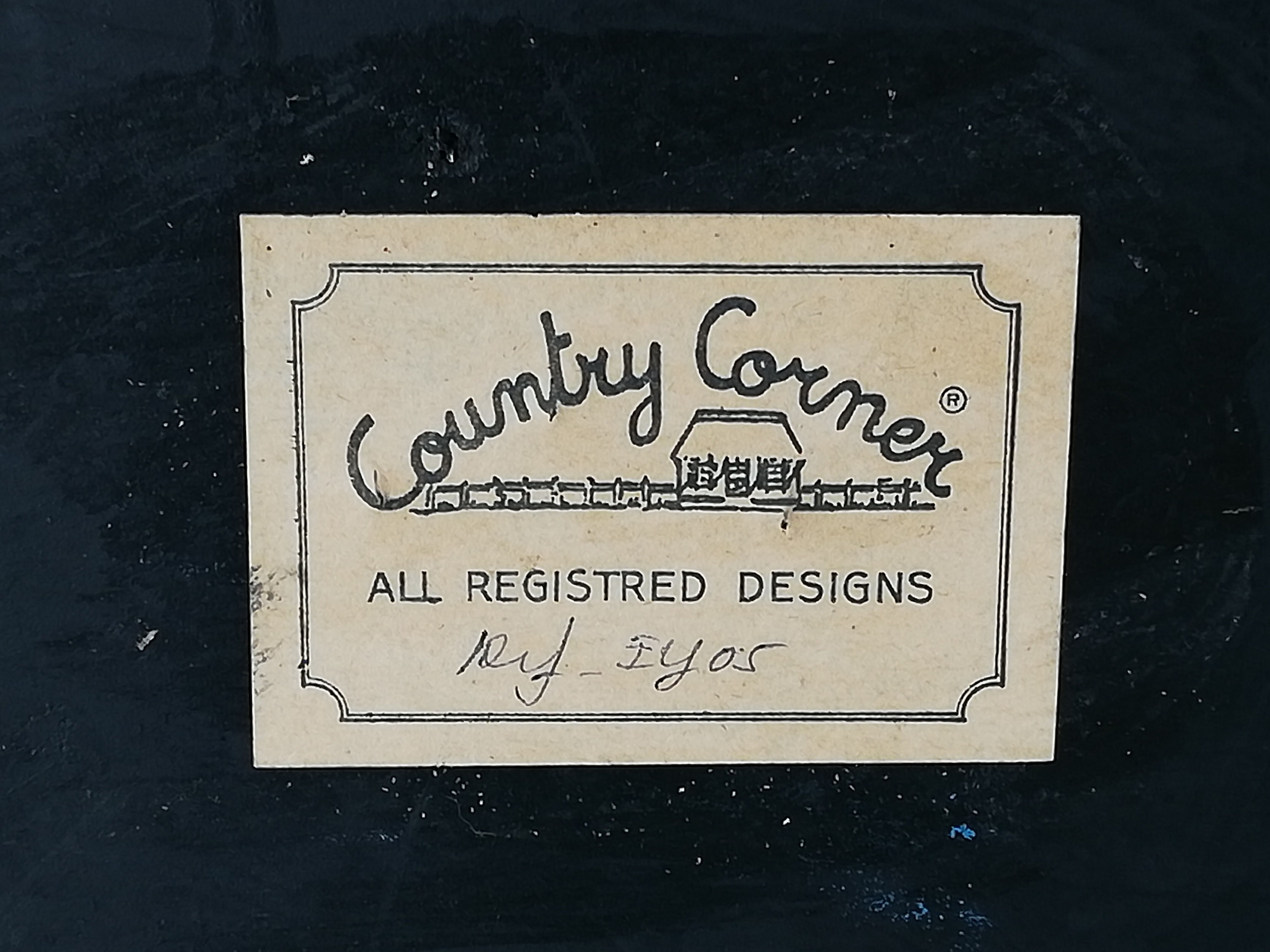 Contry Corner Coat Door