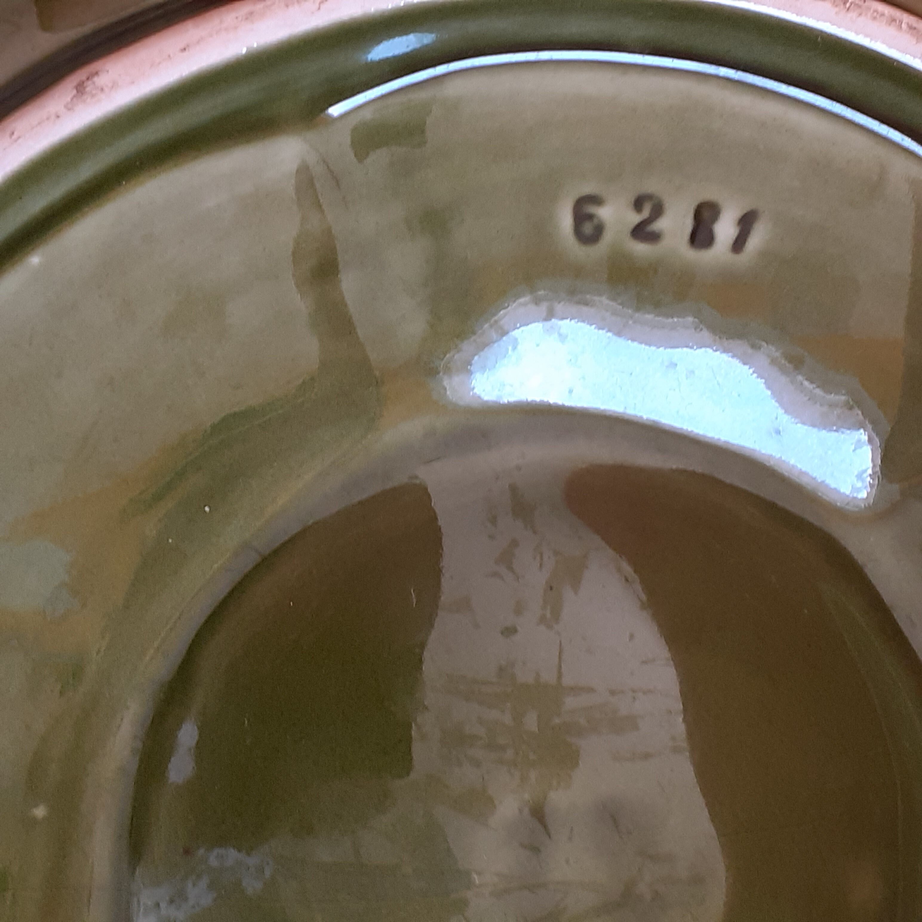 2 assiettes babotine anciennes. artichaut.