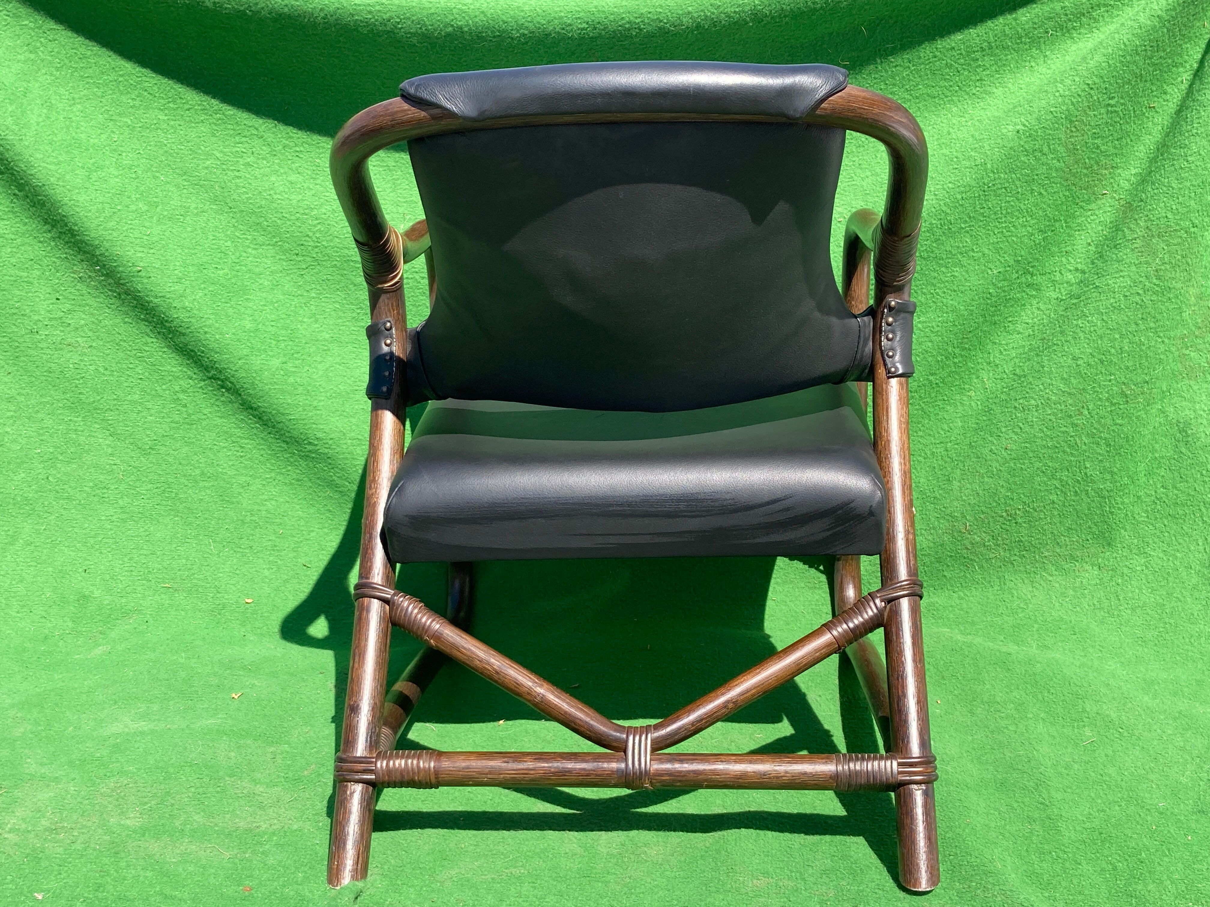 Paire de chaises longues en bambou avec cuir skai