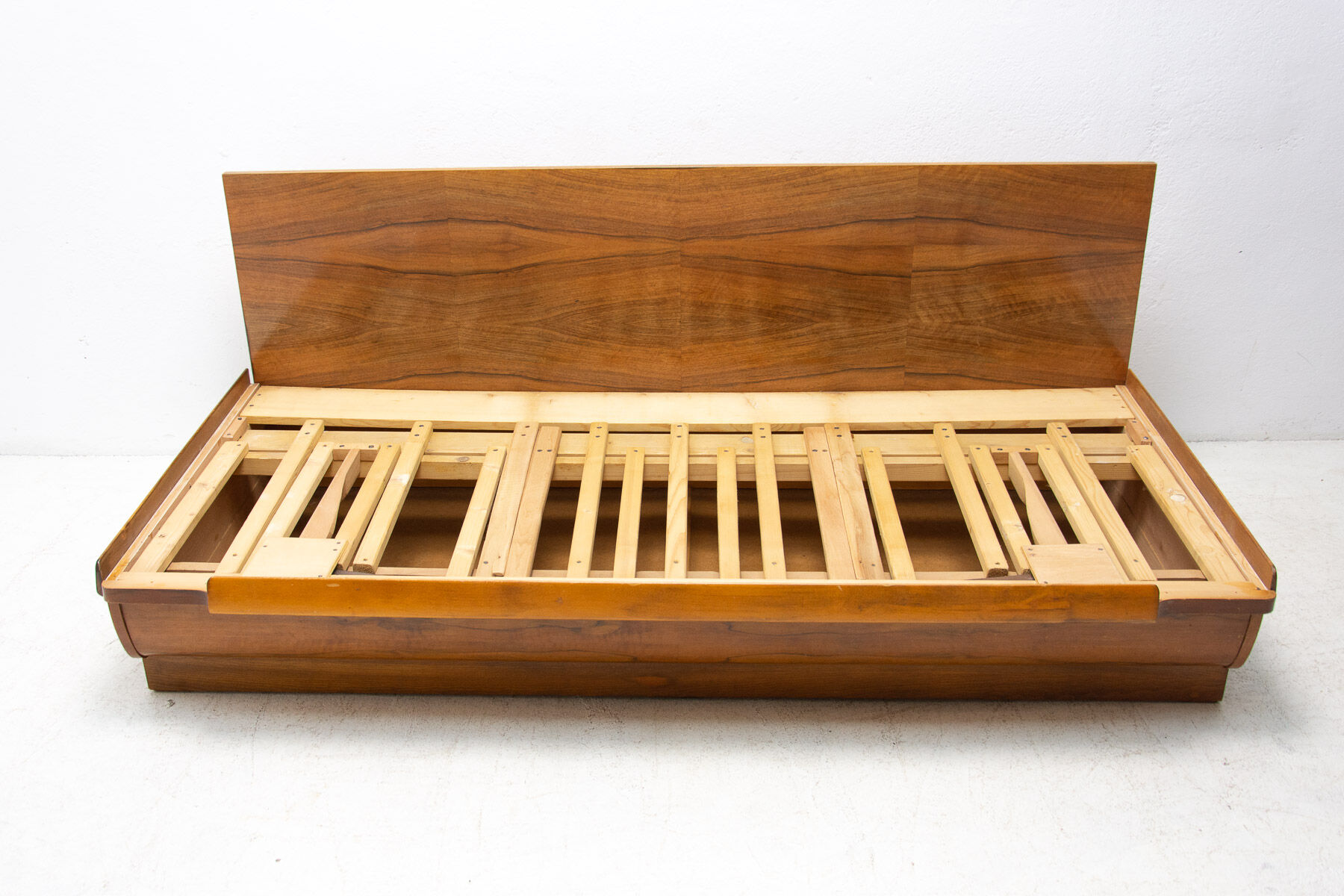 Mid century sofabed in walnut by Jindrich Halabala for UP Zavody, 1950´s