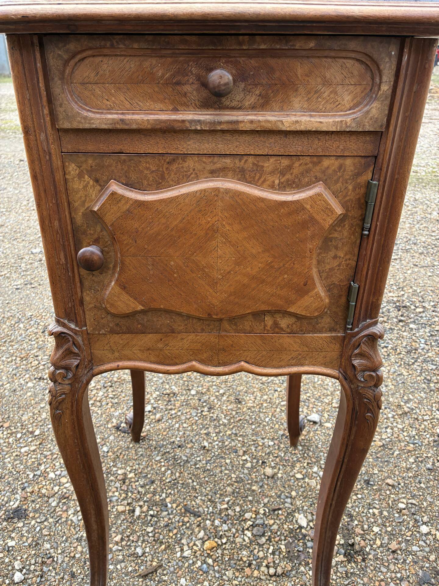 Table de chevet