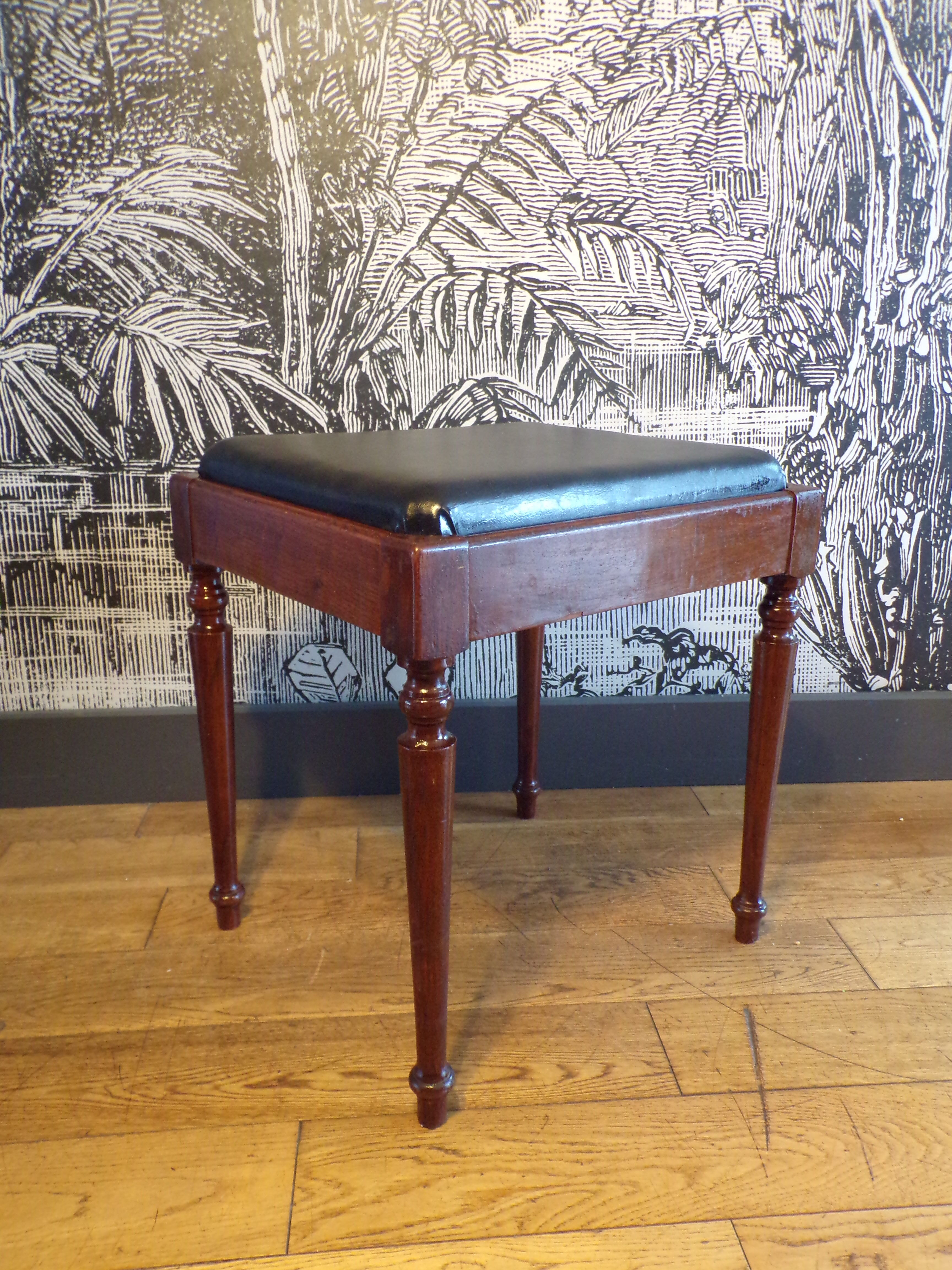 Seamstress stool 1950