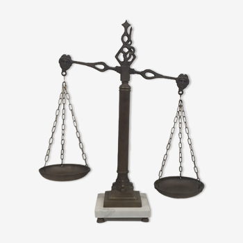 Decorative brass scale with marble base 52 cm