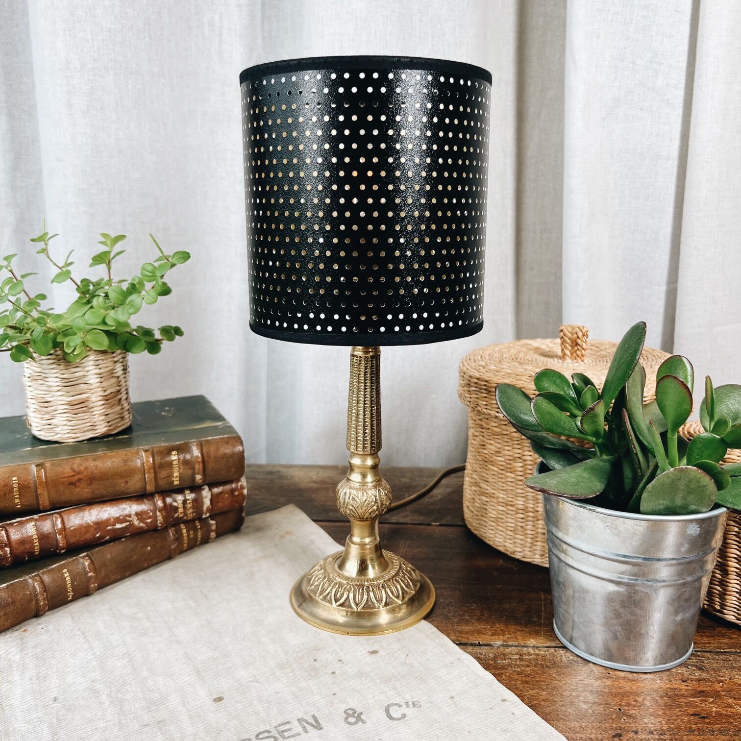 Lamp with its bronze foot