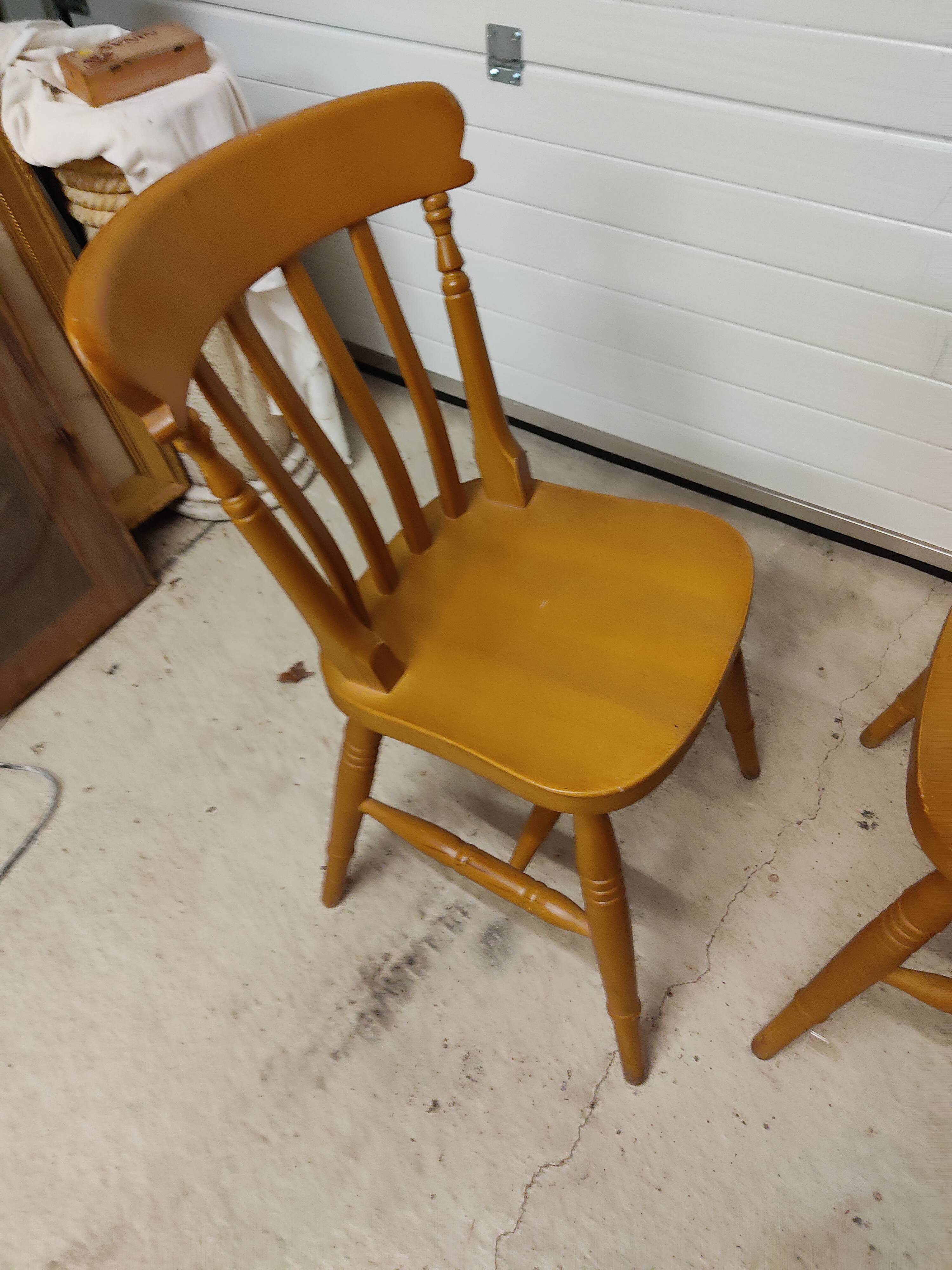 Set of country chairs and armchairs
