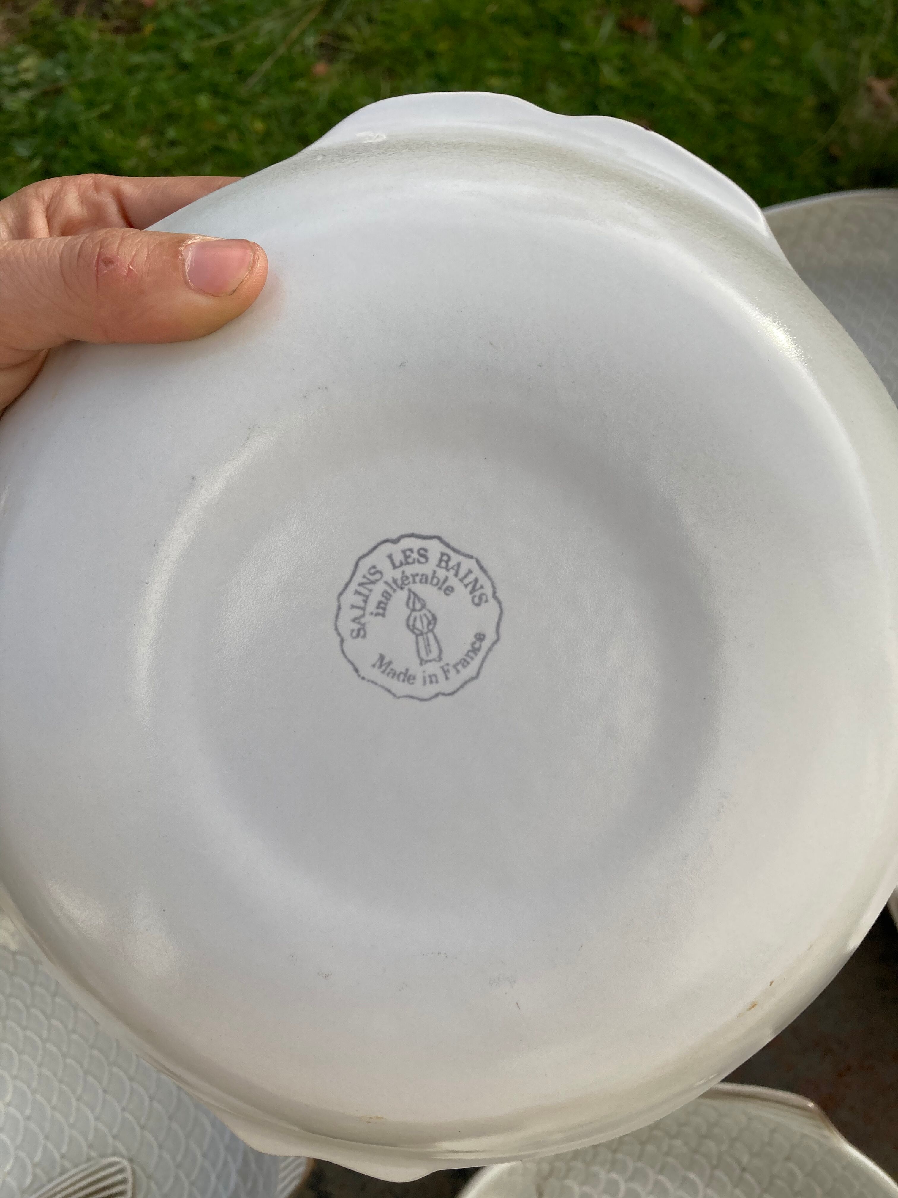 6 flat plates fish in beige ceramic Salins les bains