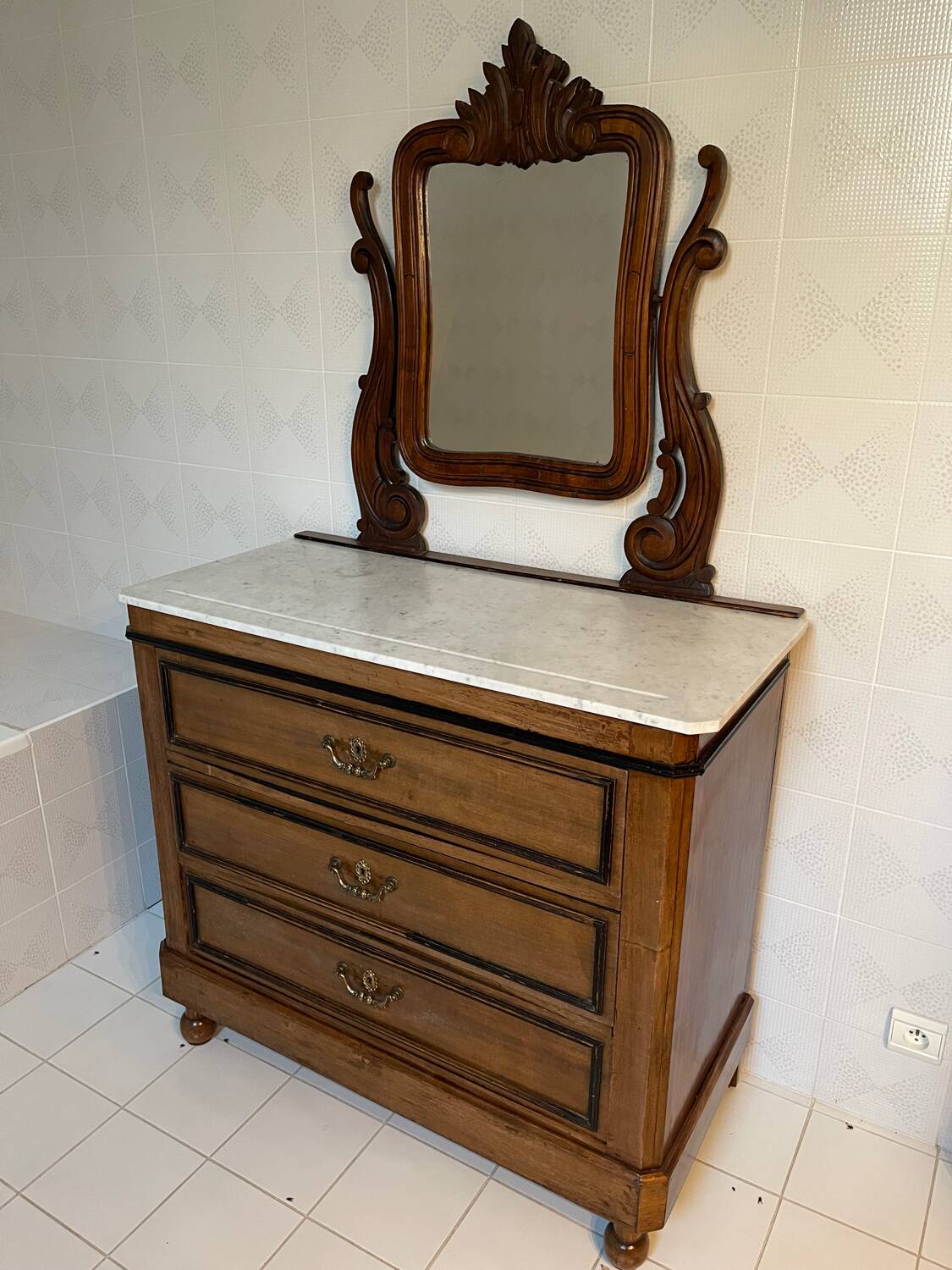 Wooden and marble chest of drawers with mirror
