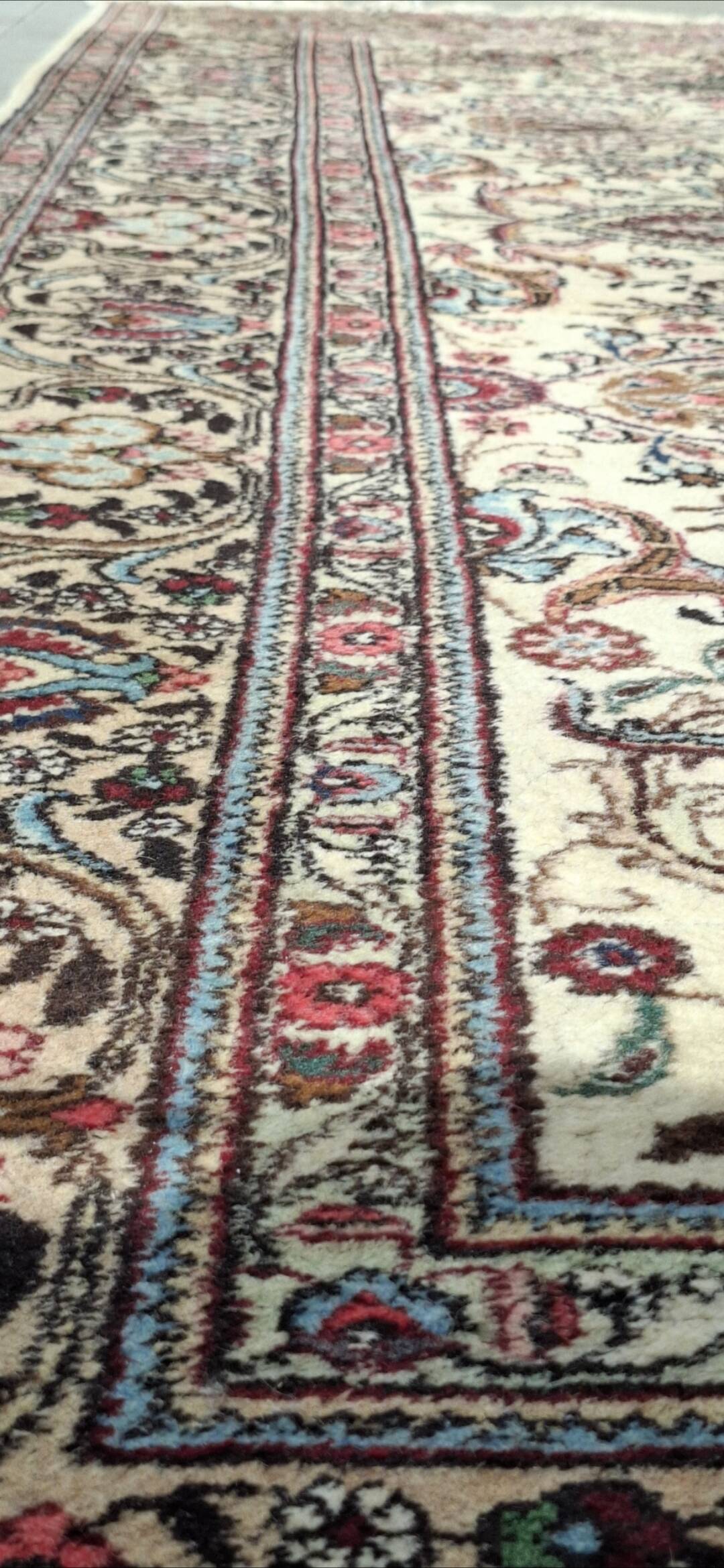Large Iranian rug, 100% wool, 1970s