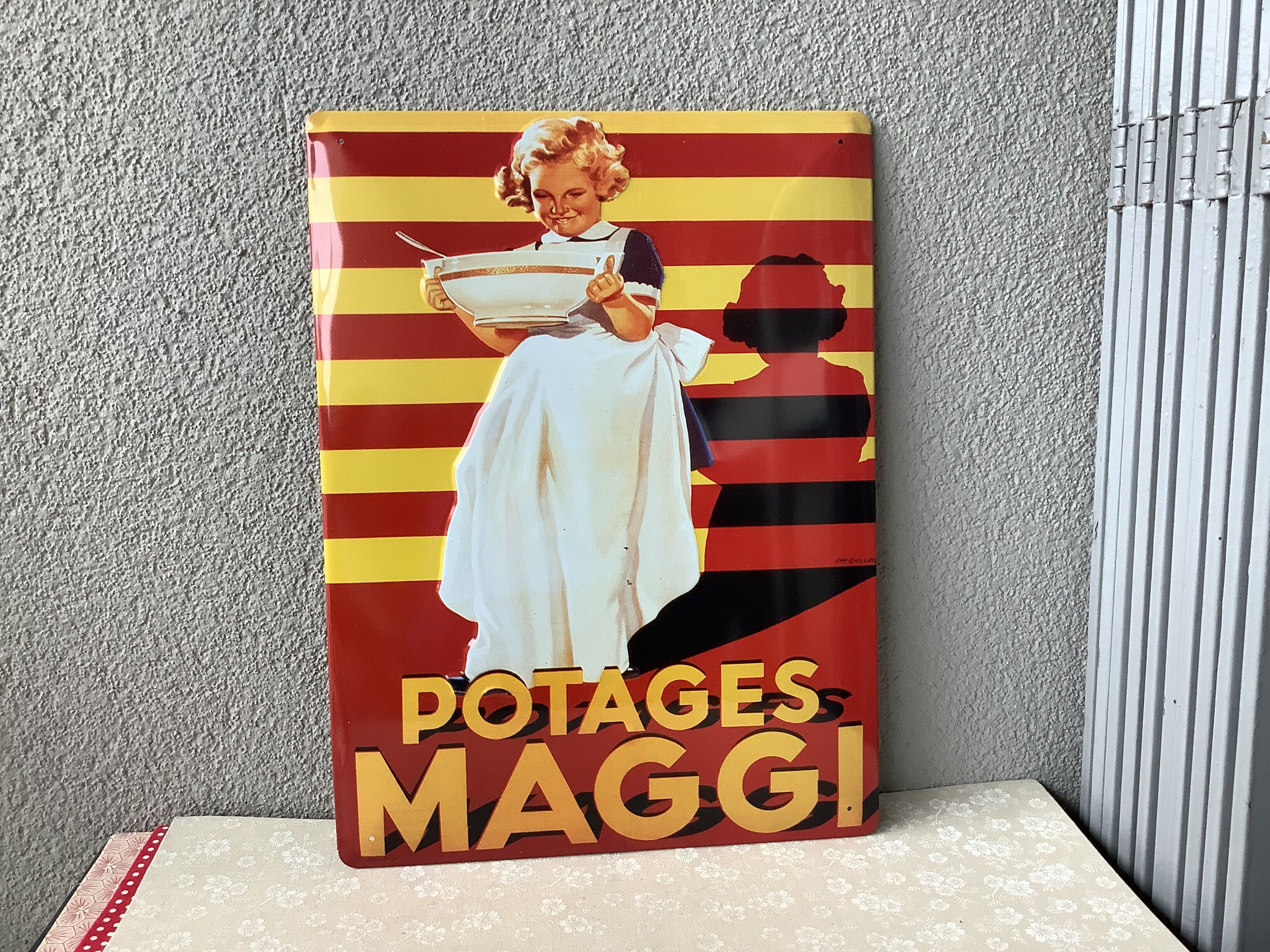 Maggi advertising plate in stamped sheet metal - 30 x 40 cm