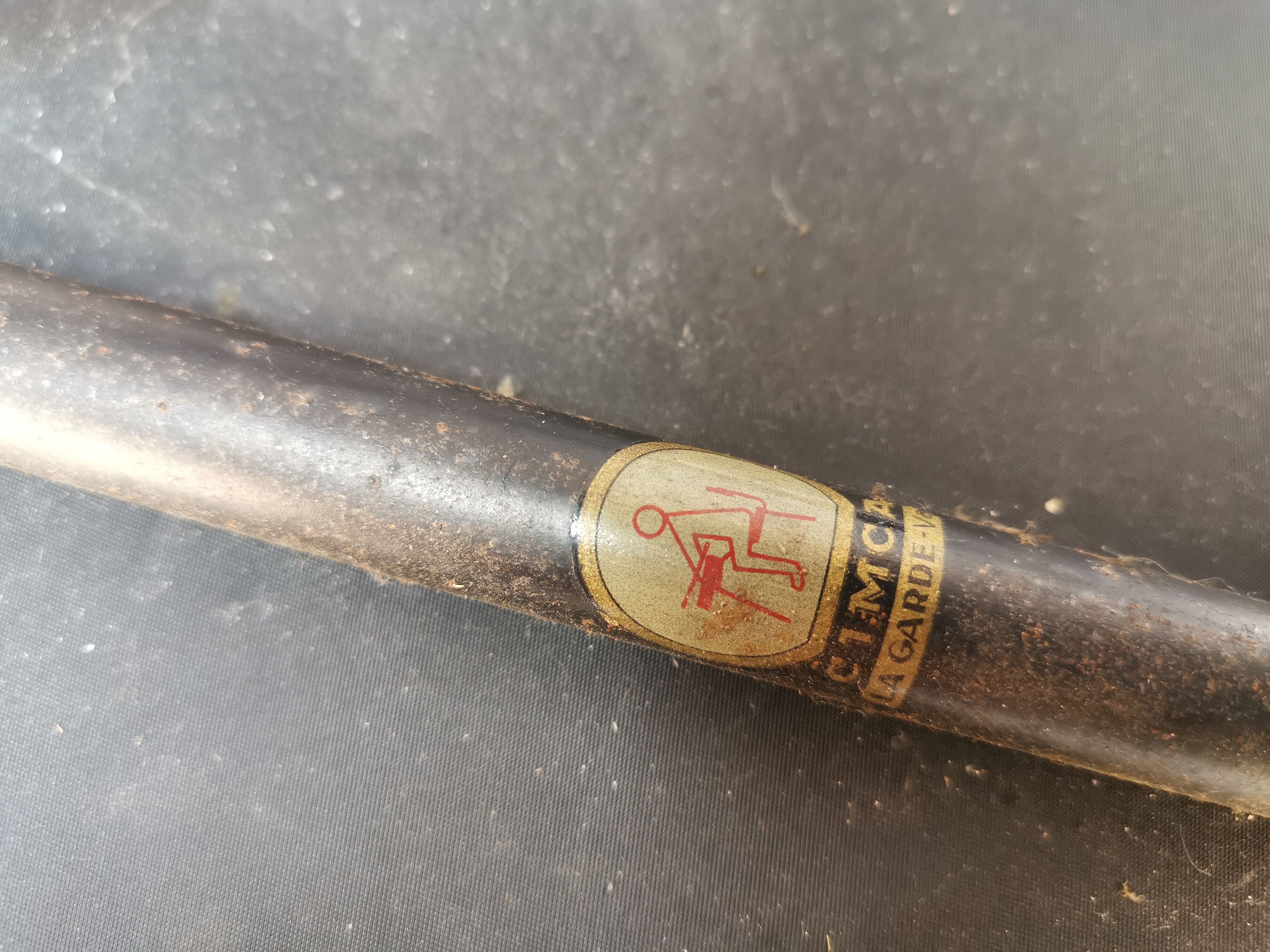 Pair of metal chairs vinyl red and white speckled black, Cimca brand