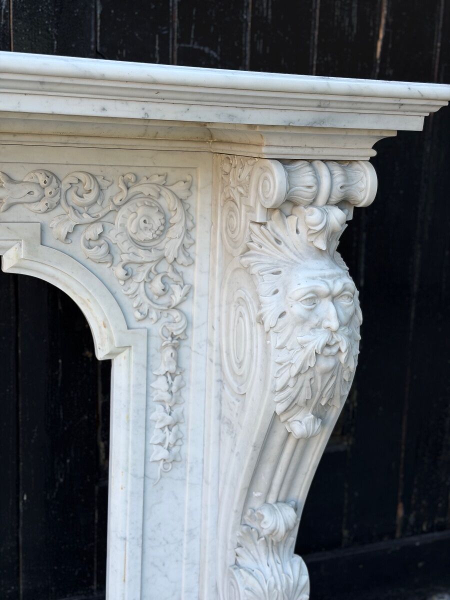 Napoleon III fireplace in white statuary Carrara marble, circa 1880.