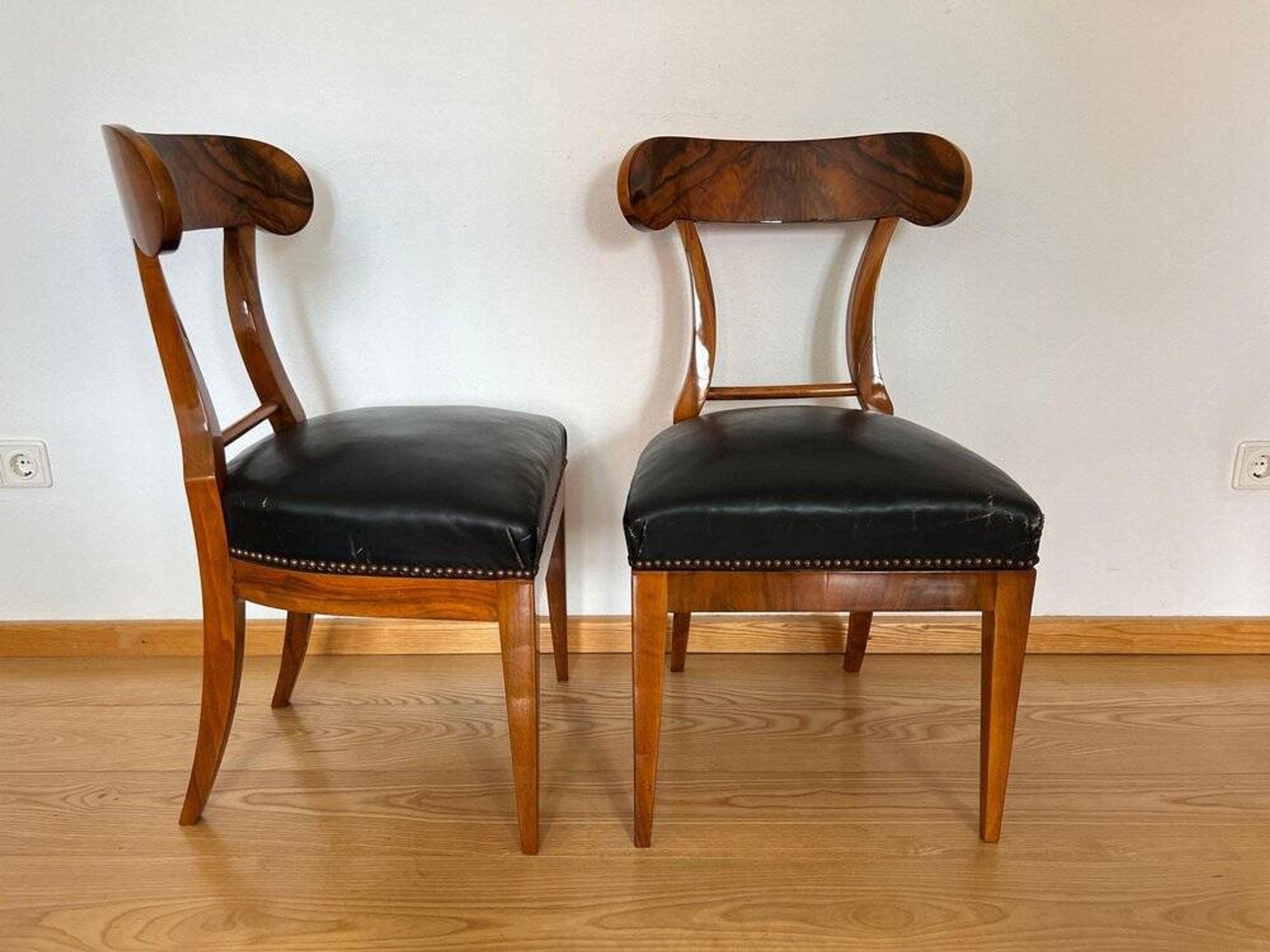 Set of Biedermeier Shovel Chairs in Walnut & Black Leather, Austria, 1820s