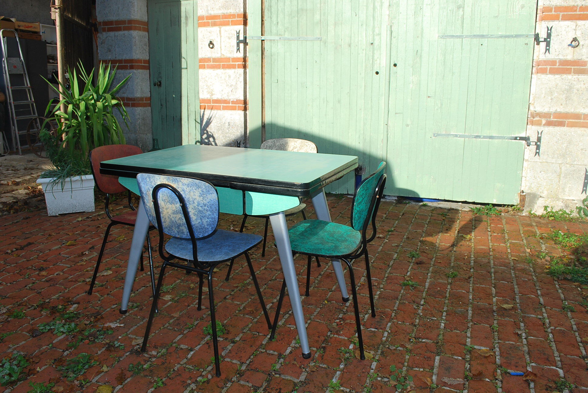 Formica table and chairs
