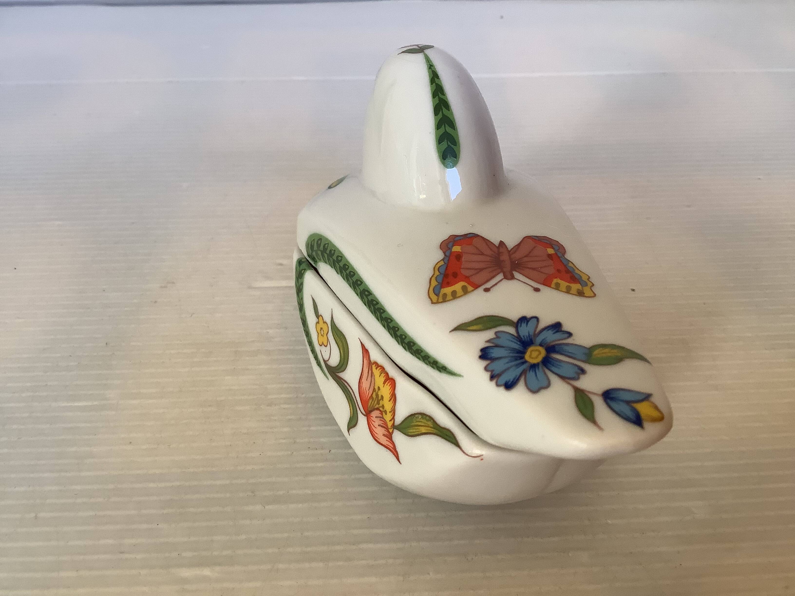 Small bird pocket emptying ring holder butterflies and flowers