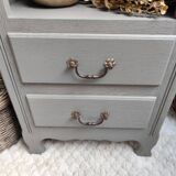 Oak chest of drawers