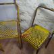 Chaises métal jaune  tôle perforée