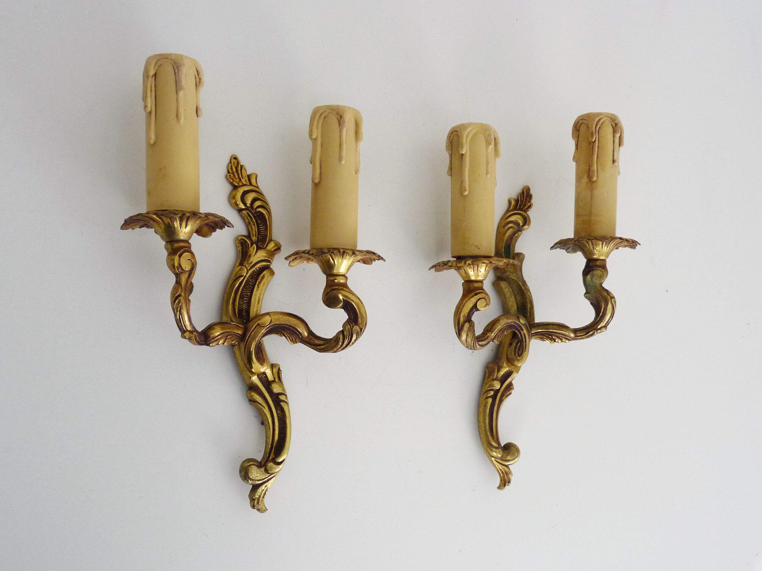 Old pair of wall sconces with double fires in real bronze, acanthus leaf. Year 50