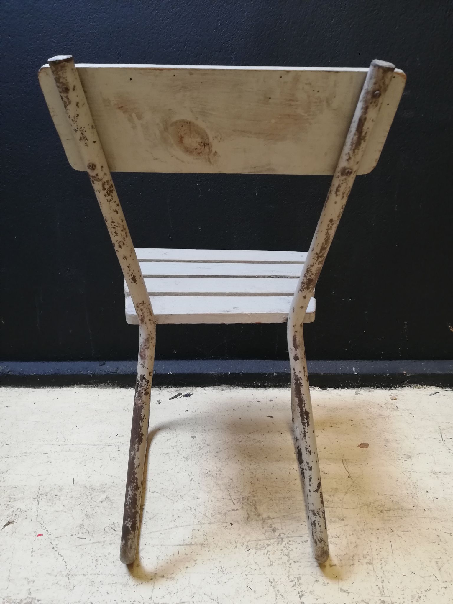 6 vintage garden chairs made of wood and metal