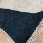 Handmade moroccan berber rug 140 x 96 cm