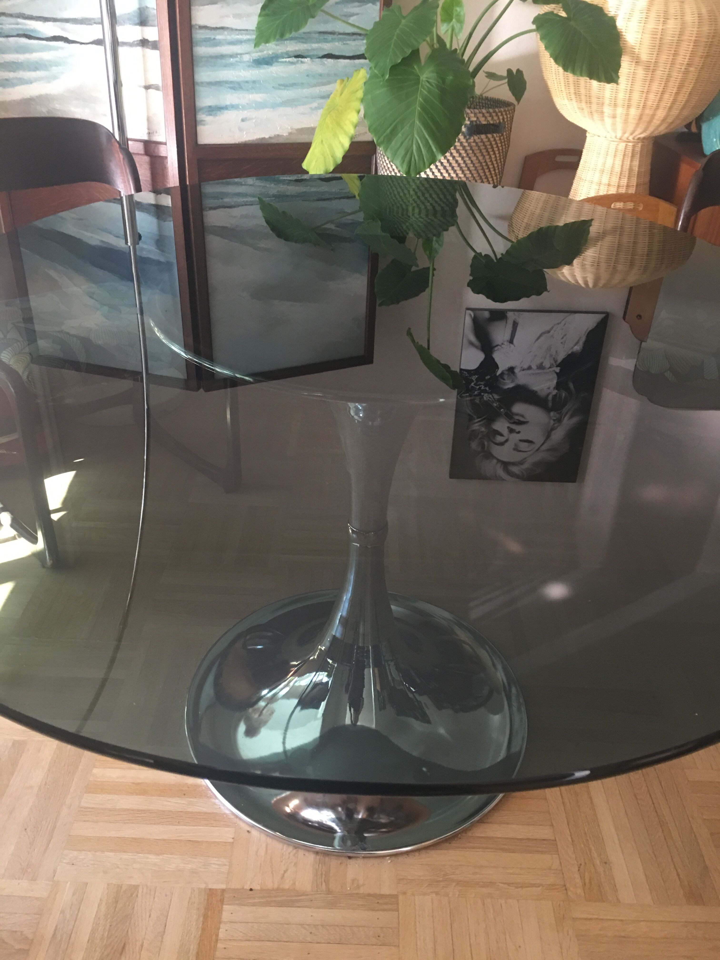 Table foot Tulip smoked glass tray