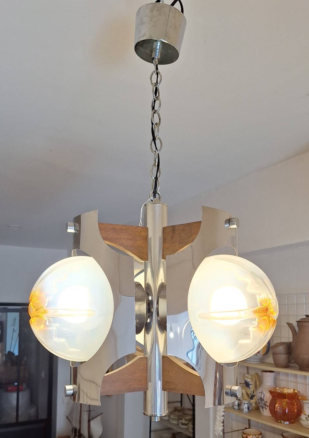 3-globe pendant light
