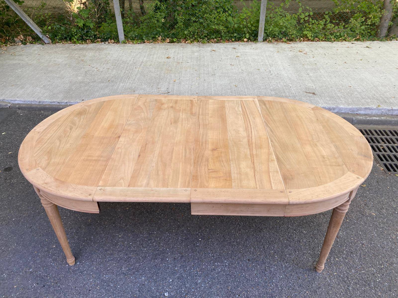 Round dining table Louis Philippe stripped in raw solid cherry wood Italy
