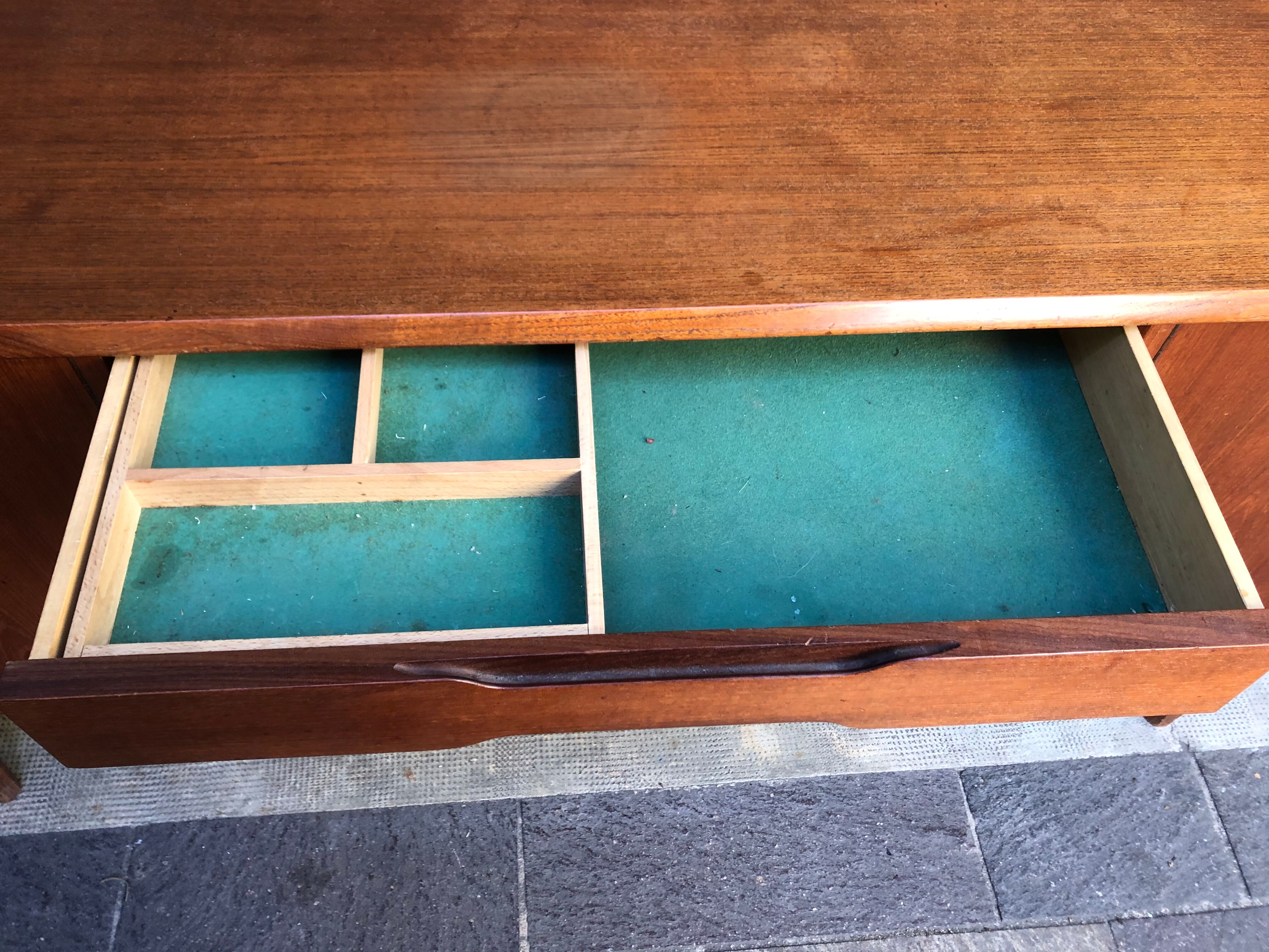 Scandinavian tea shirting 4-door and 5 1960s drawers