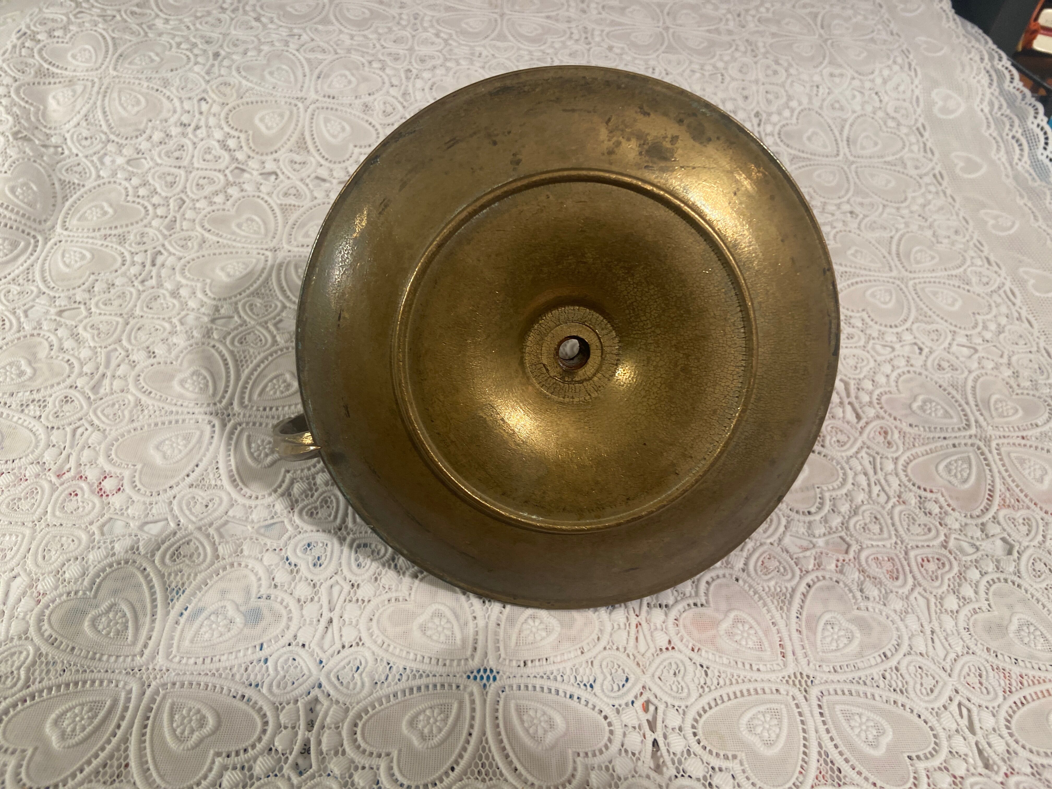 Cellar rat candle holder