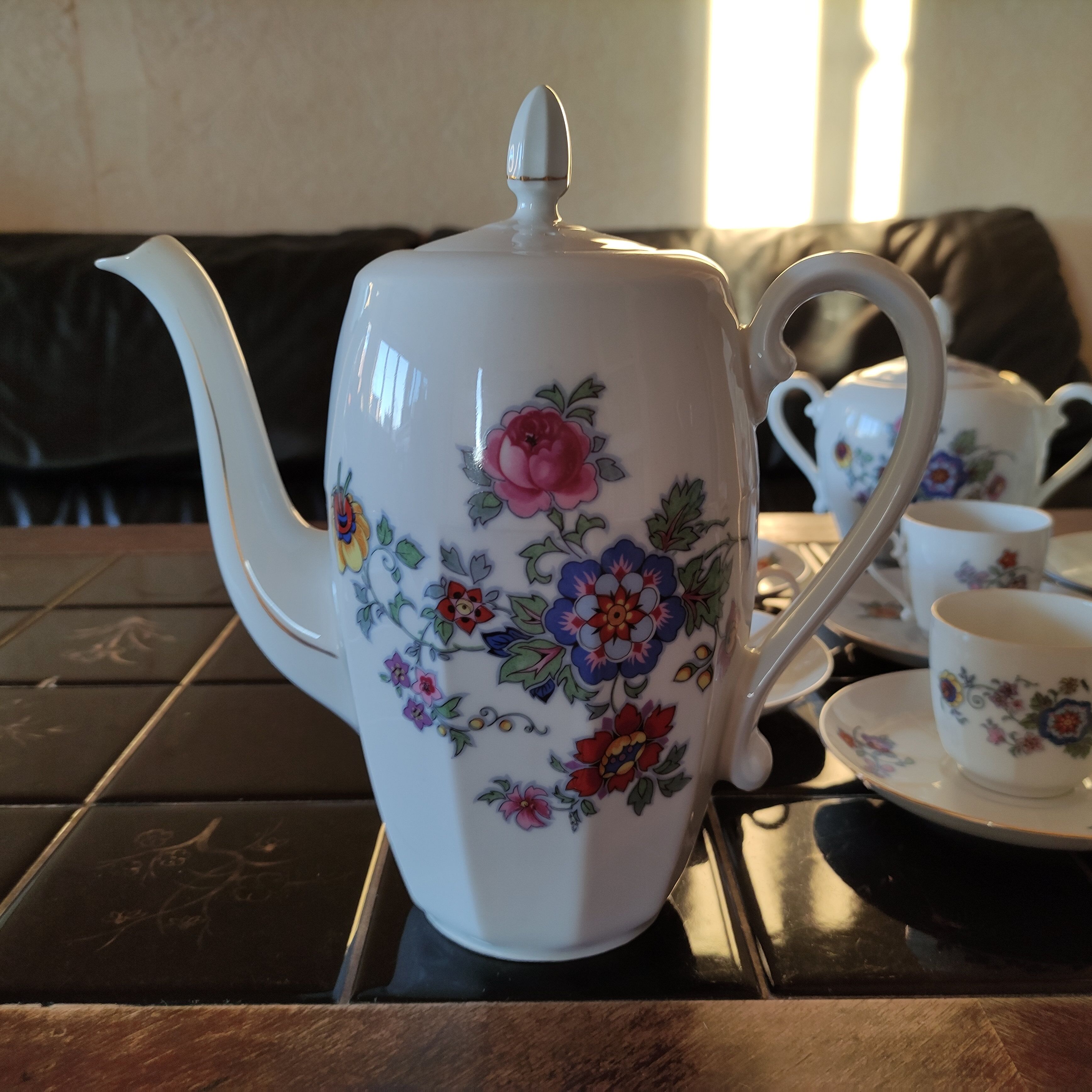 Coffee service for 12 pers. Victoria of the 20s