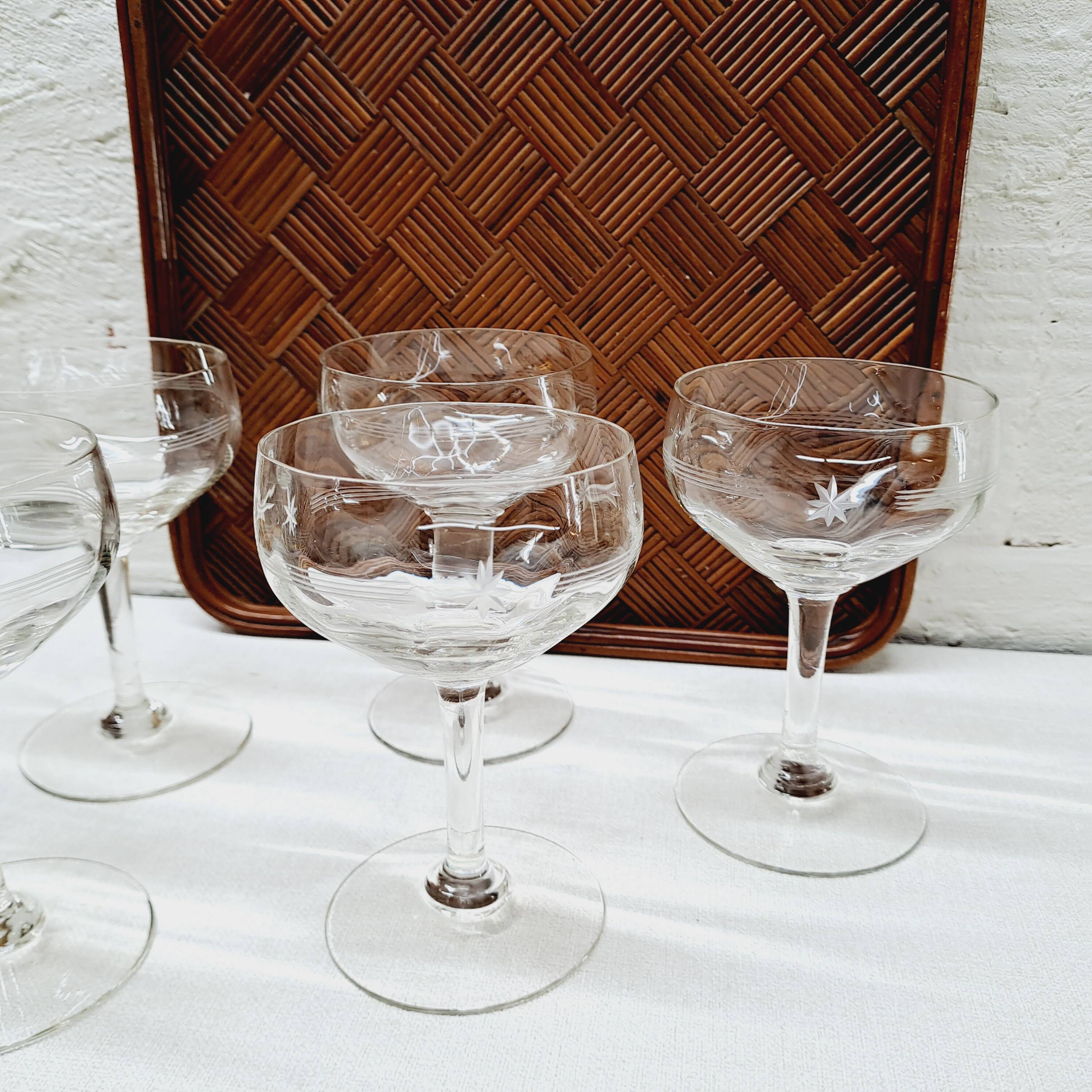 Set of 6 chiselled star glass cups