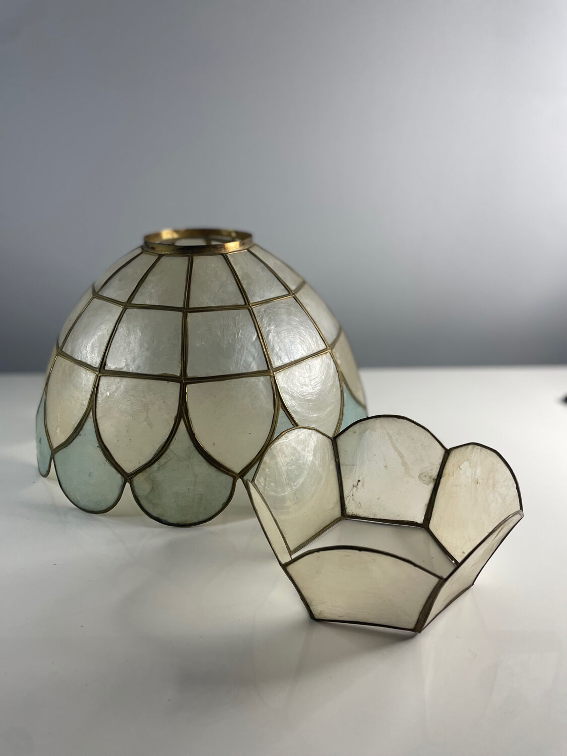 Lampshade in mother-of-pearl and brass 25 cm