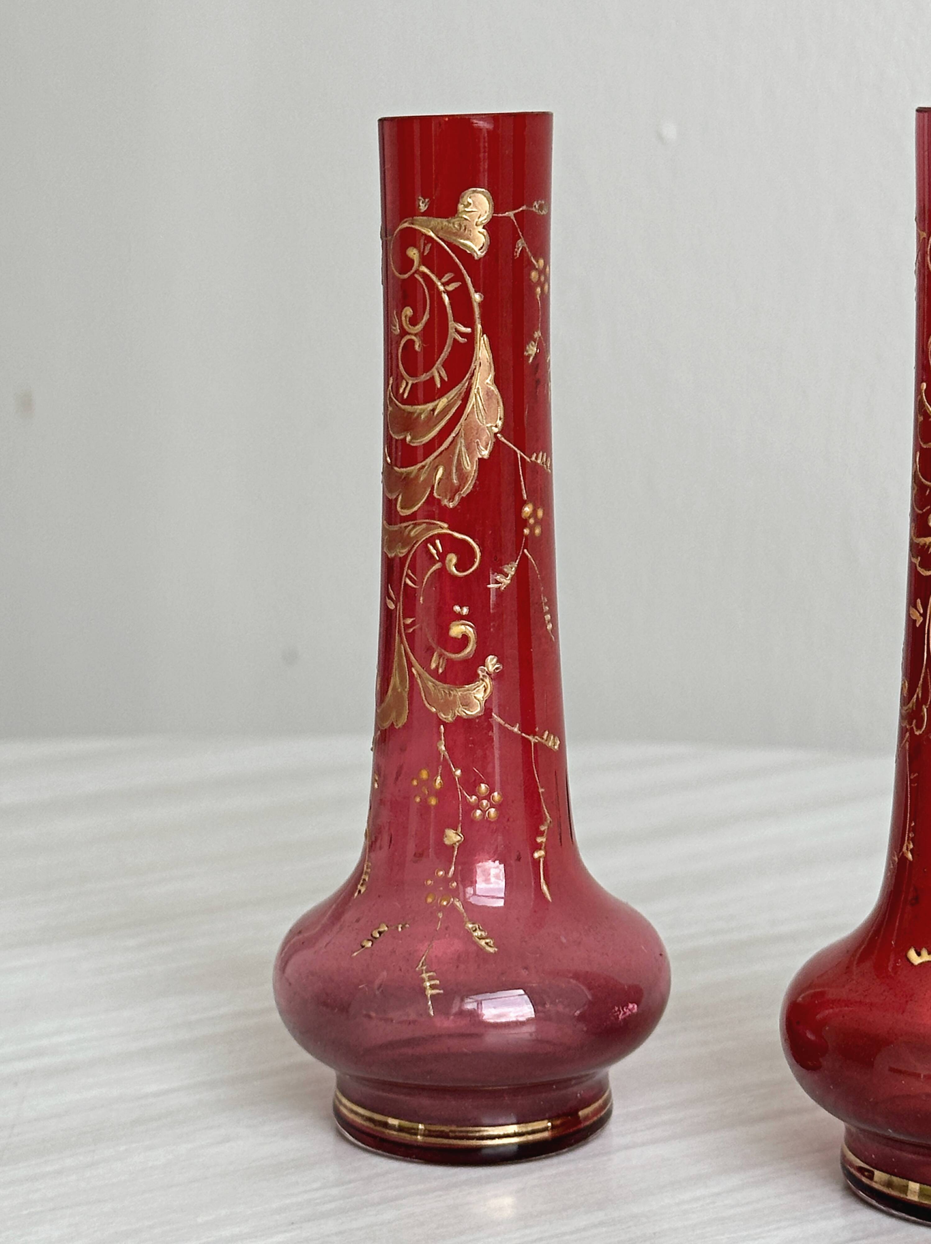 Duo de vases anciens en verre
