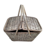 Basket wicker picnic camping hiking plate covered