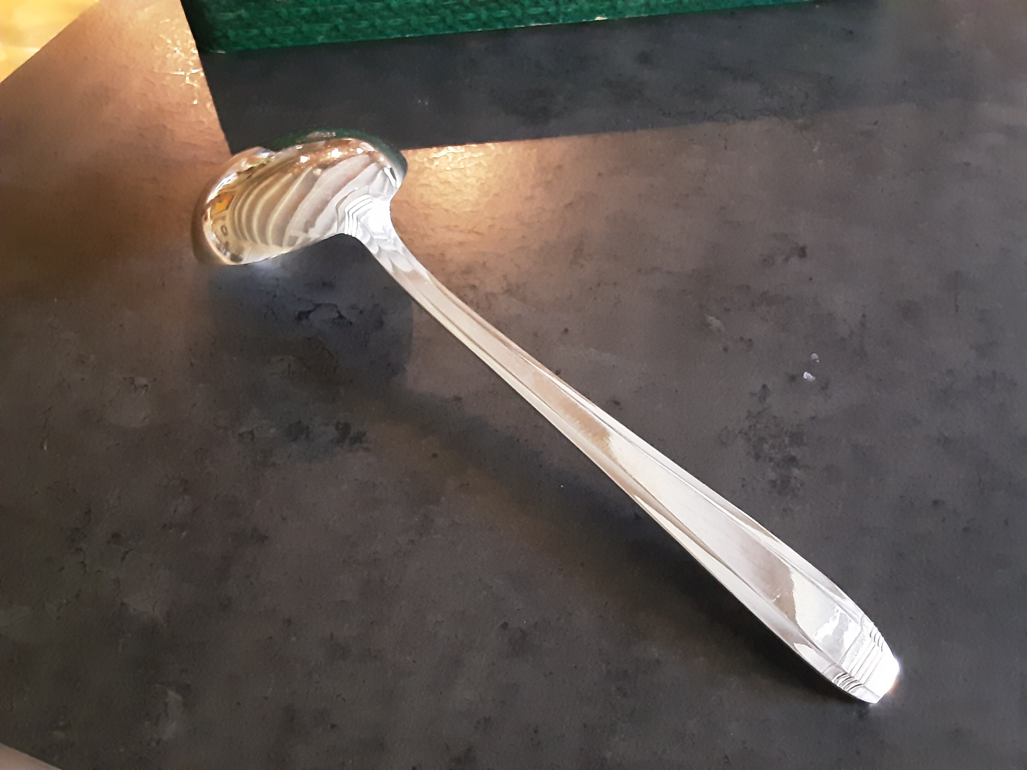 Ménagère métal argenté 84 gr modèle art déco