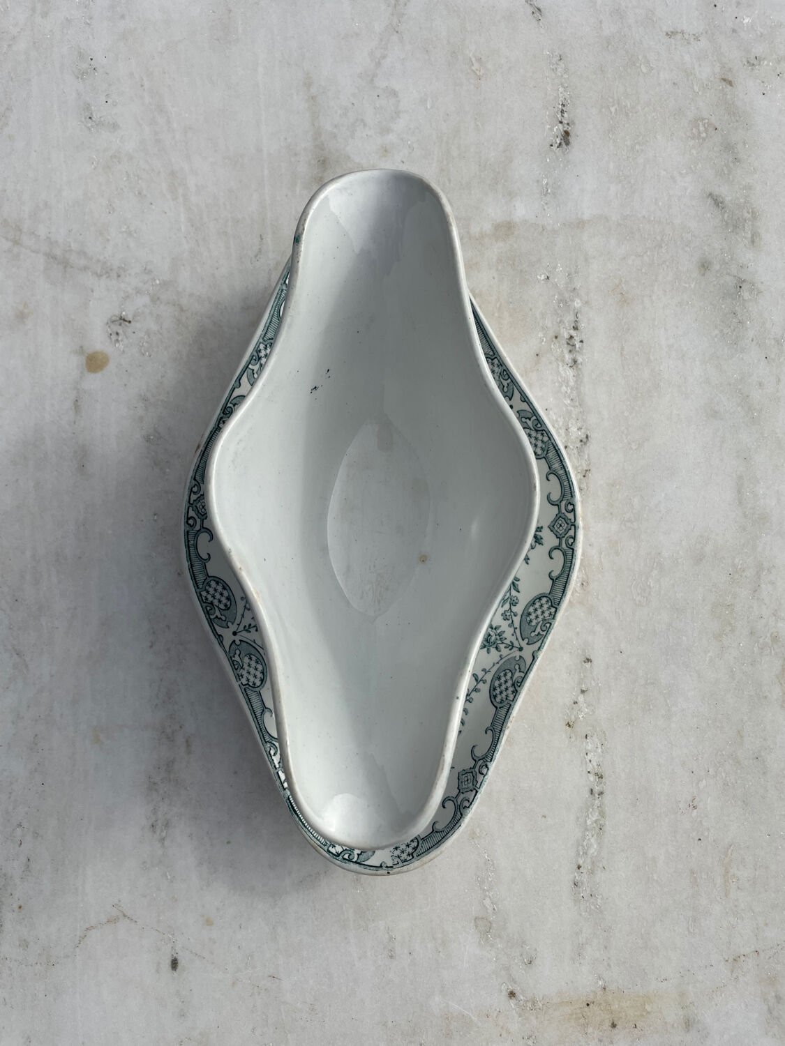 Saucière 1900 terre de fer modèle Versailles St Amand