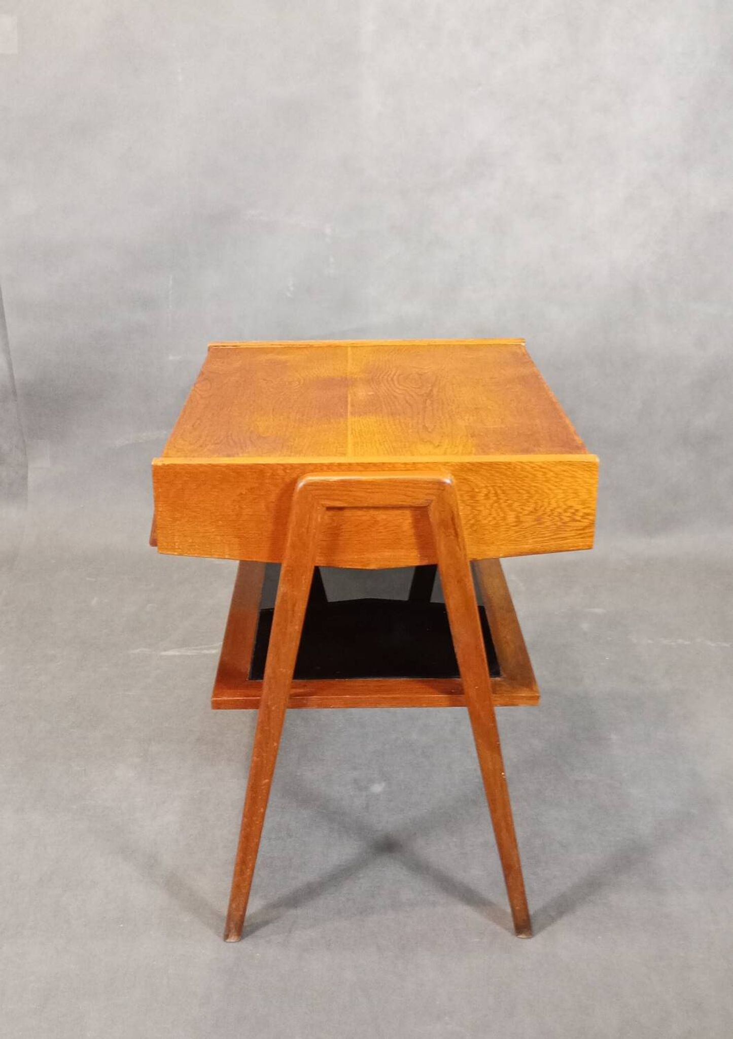 Table TV en chêne Jiràk par Drevotex, Vintage Tchèque 1960