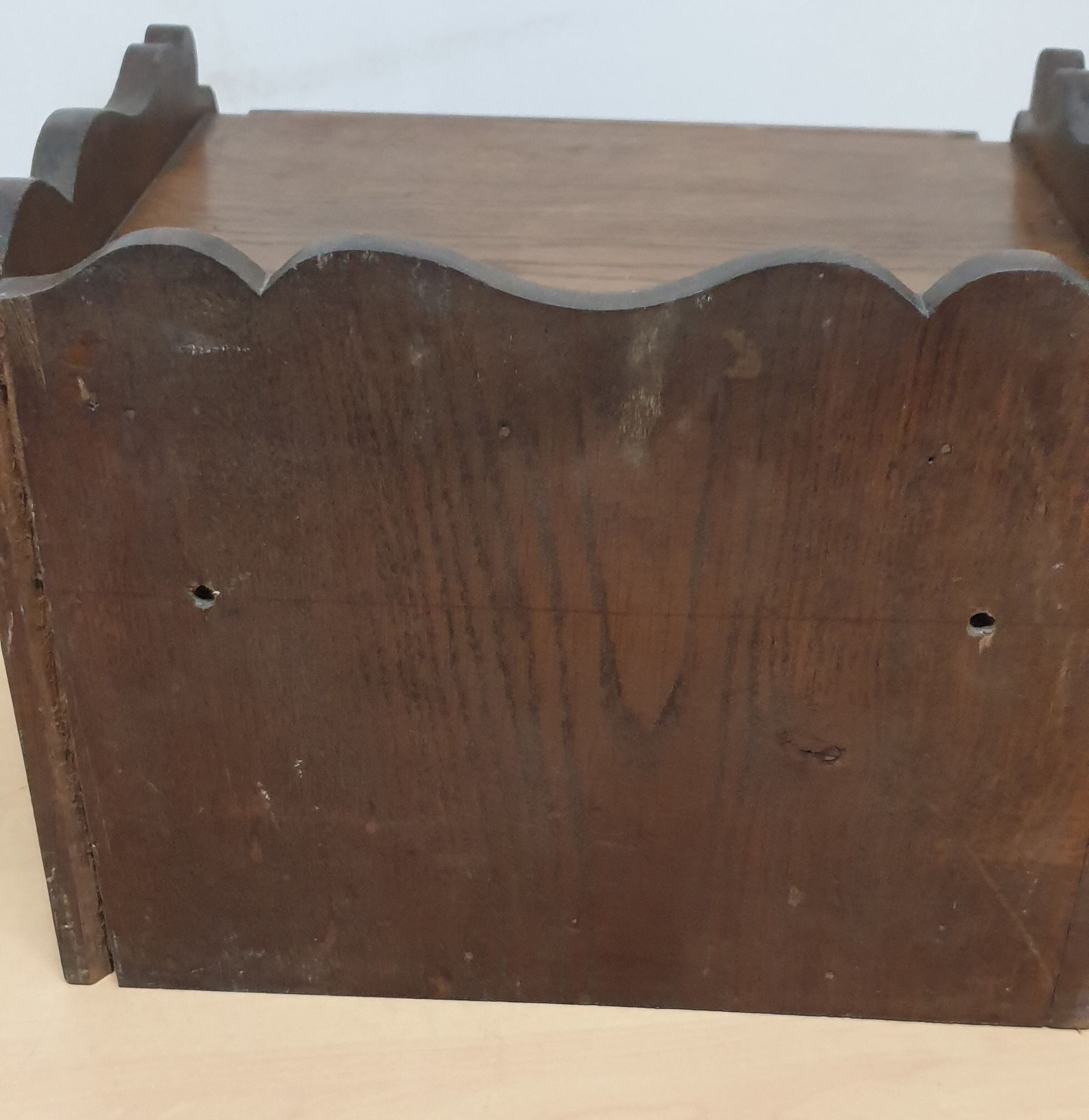 Vintage shelf to install or hang