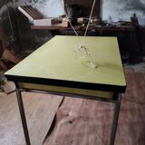 Yellow formica table 60&#39;s 70&#39;s