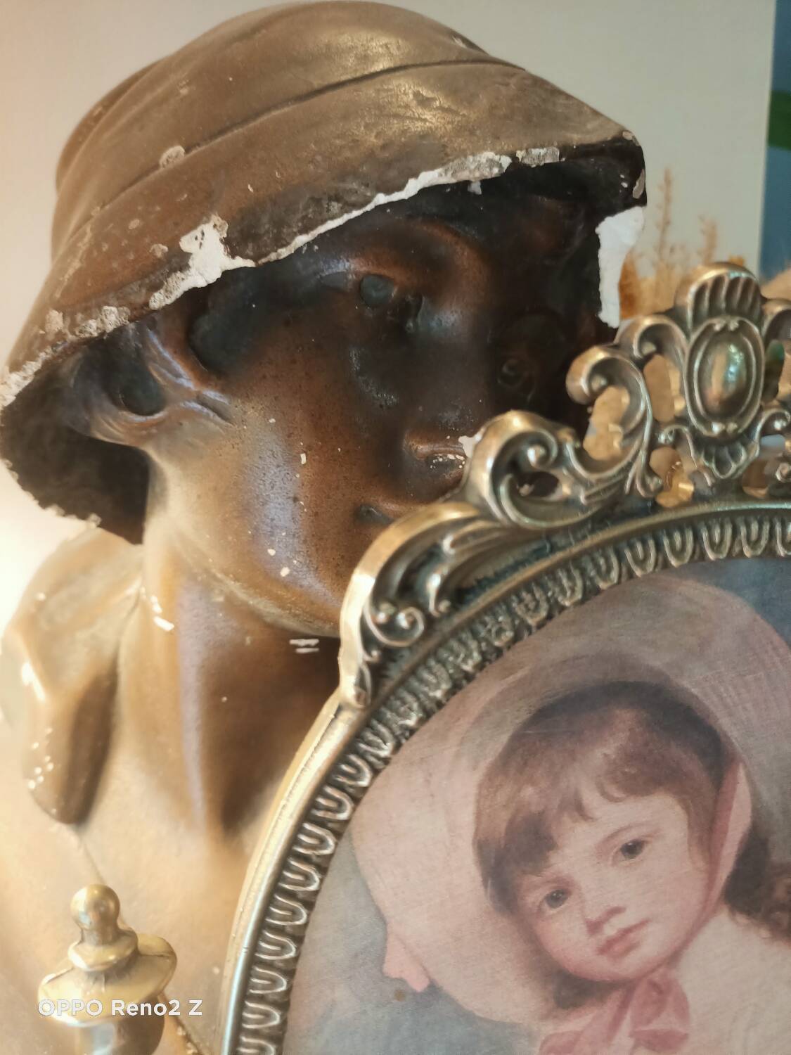 Adjustable photo frame