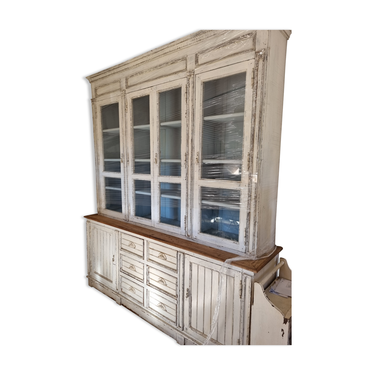 Shabby chic style bookcase