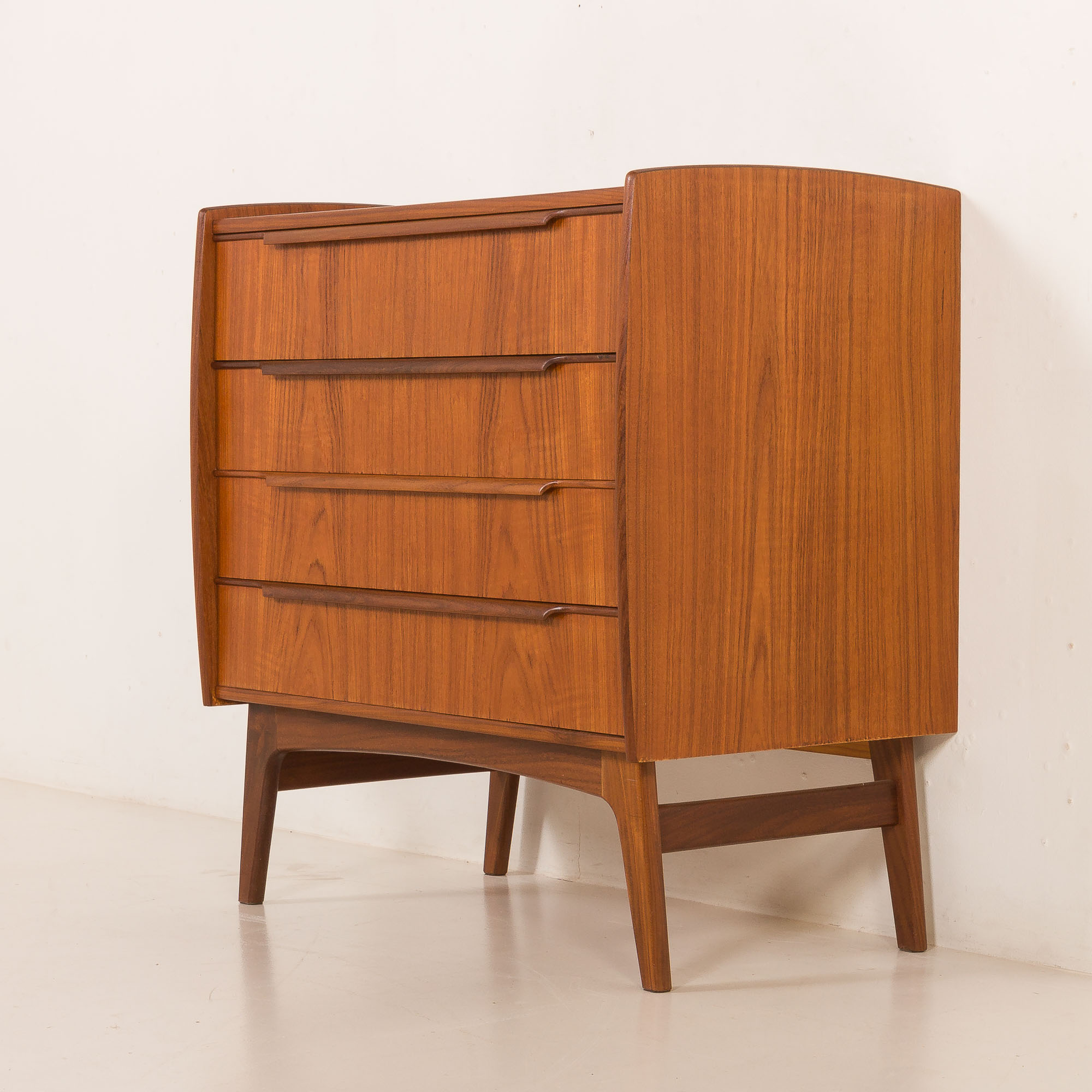 Commode danoise avec bureau caché ou coiffeuse, années 1960