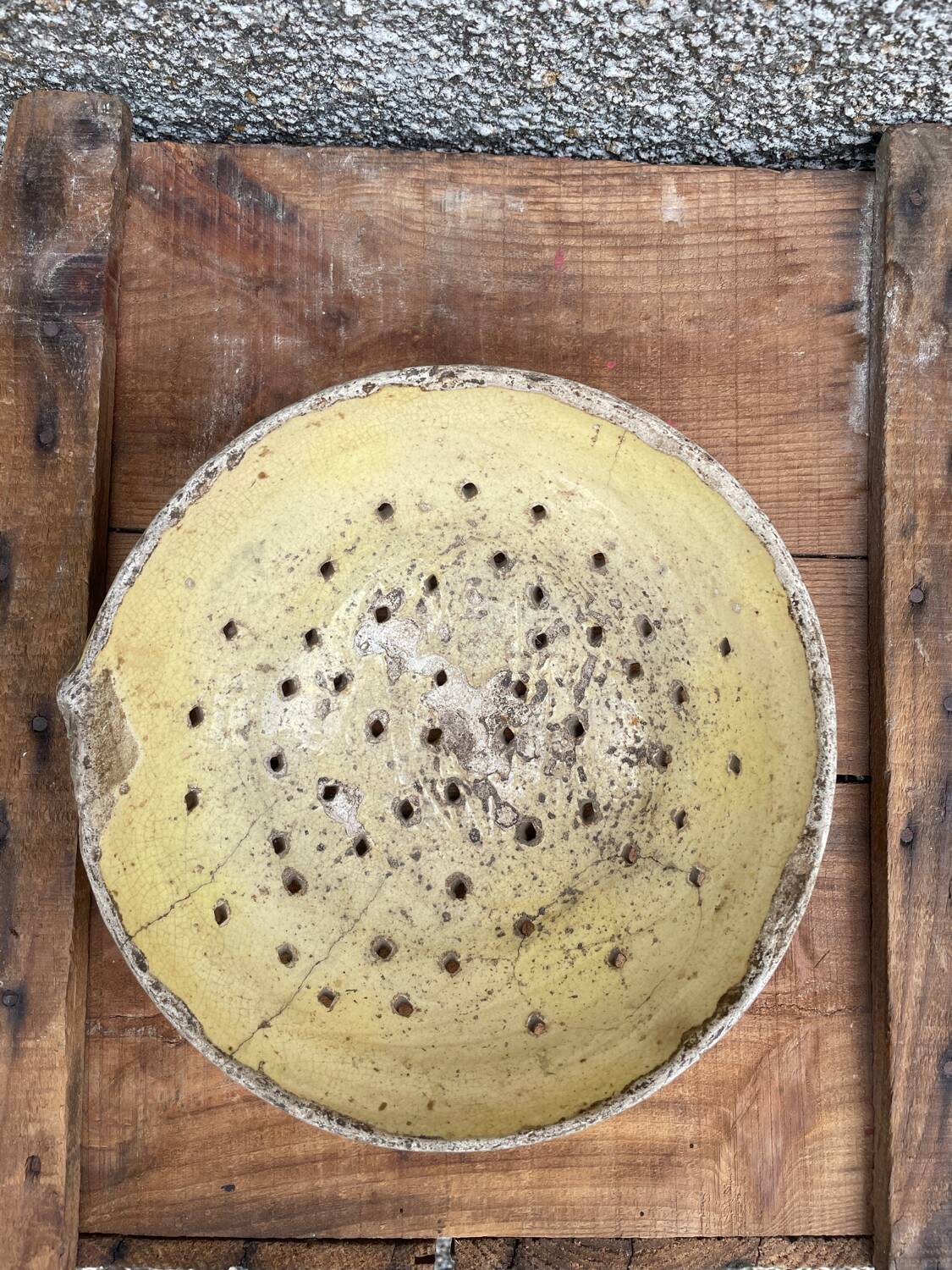 Auvergne faisselle plate from the 18th century in Provence