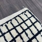 Traditional handmade Berber rug 250cm x 150cm