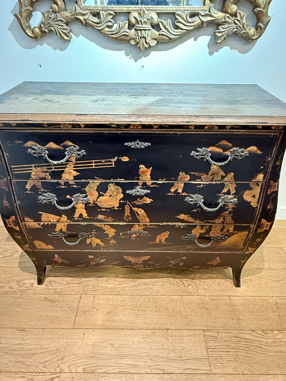 Chest of drawers with 3 drawers, Chinese decor, 20th century.