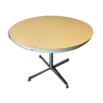 Round table