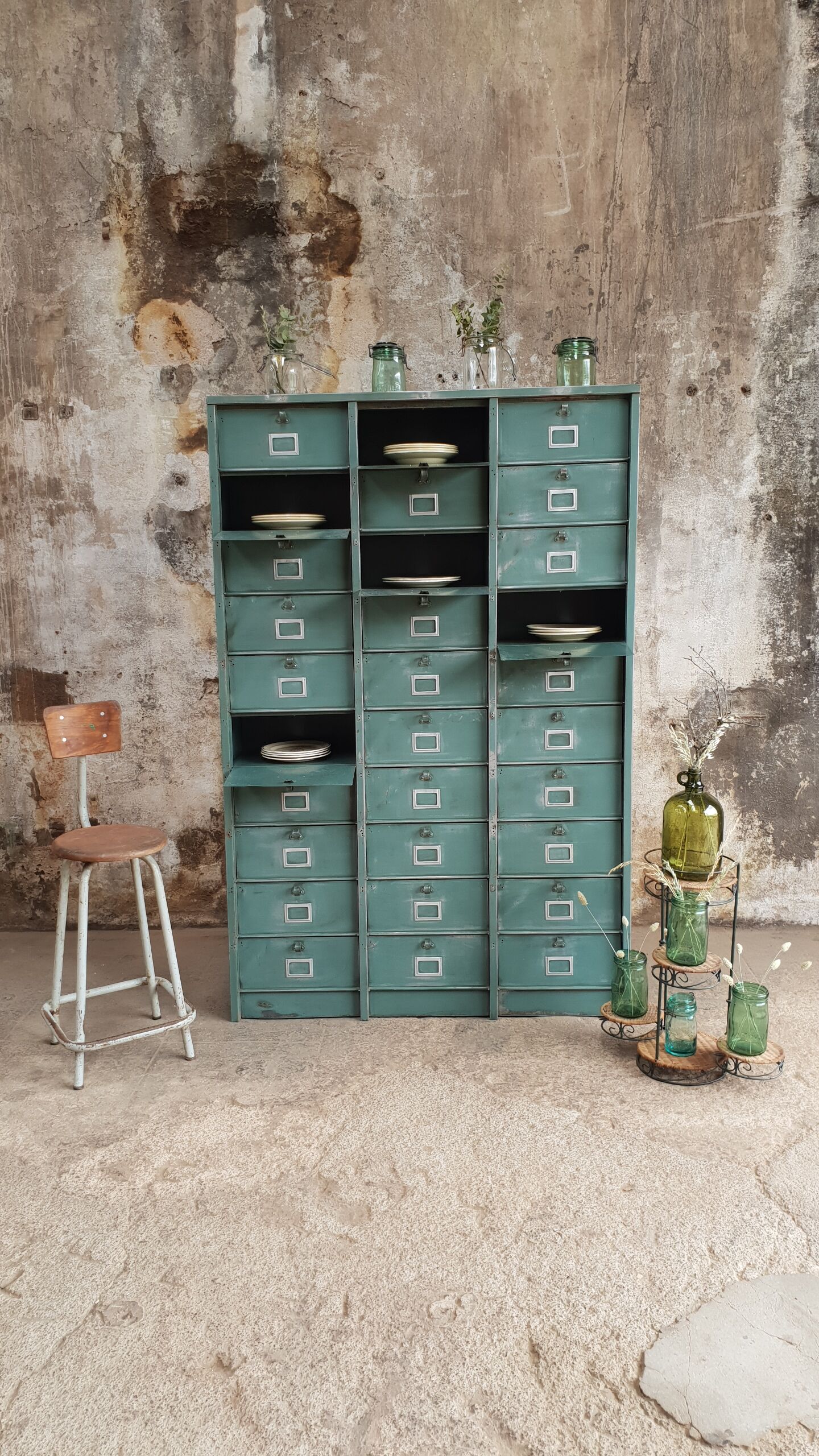 Strafor valve cabinet